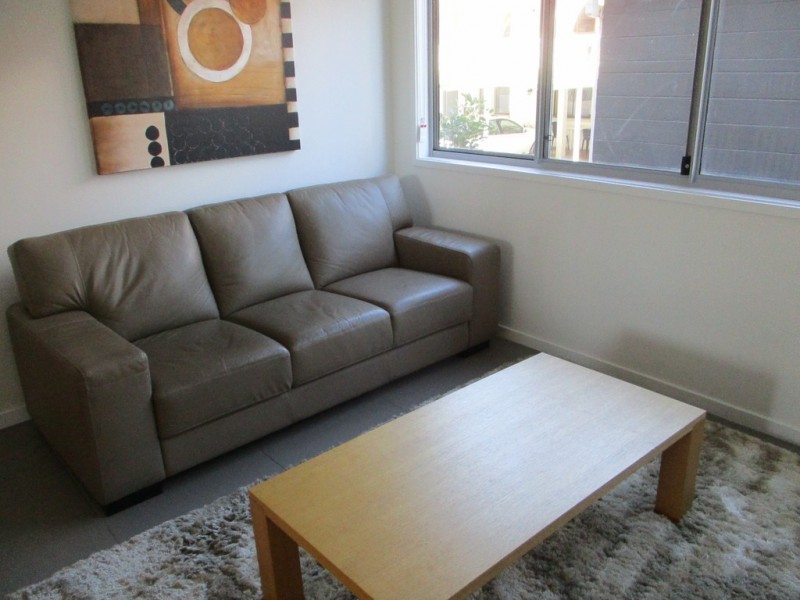 2/100 GLENLYON STREET, Gladstone QLD 4680