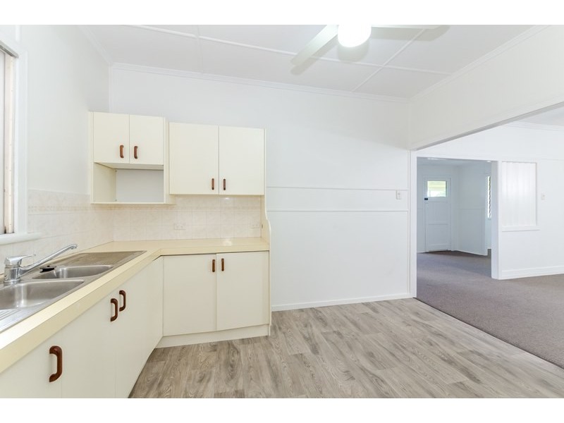 15 Amelia Street, West Gladstone QLD 4680