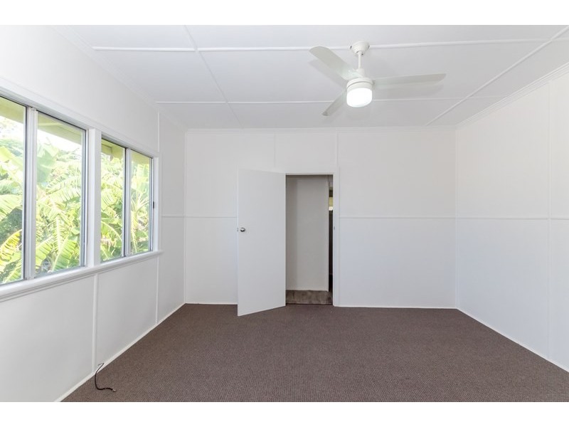 15 Amelia Street, West Gladstone QLD 4680