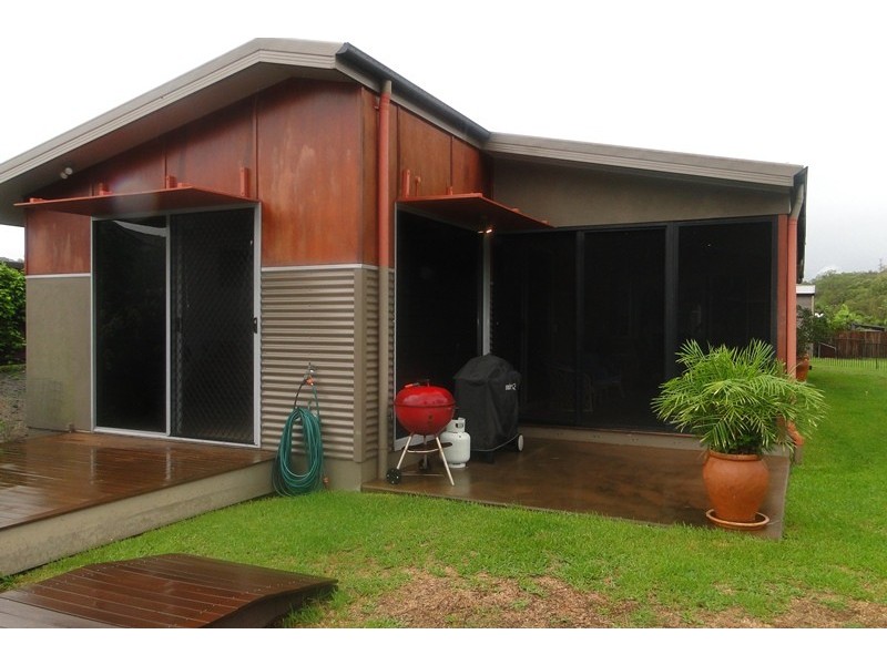 16 Billabong Drive, Glen Eden QLD 4680
