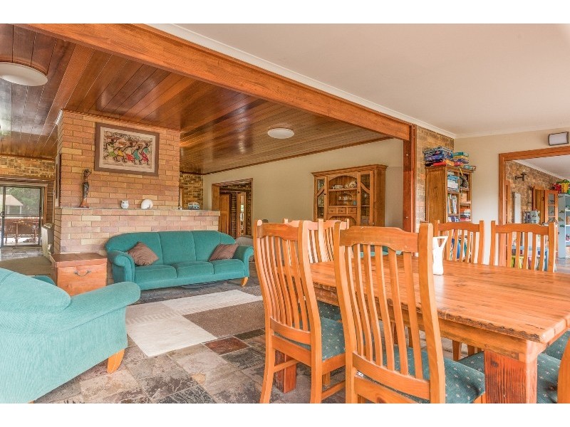 255 Pikes Crossing Road, Benaraby QLD 4680