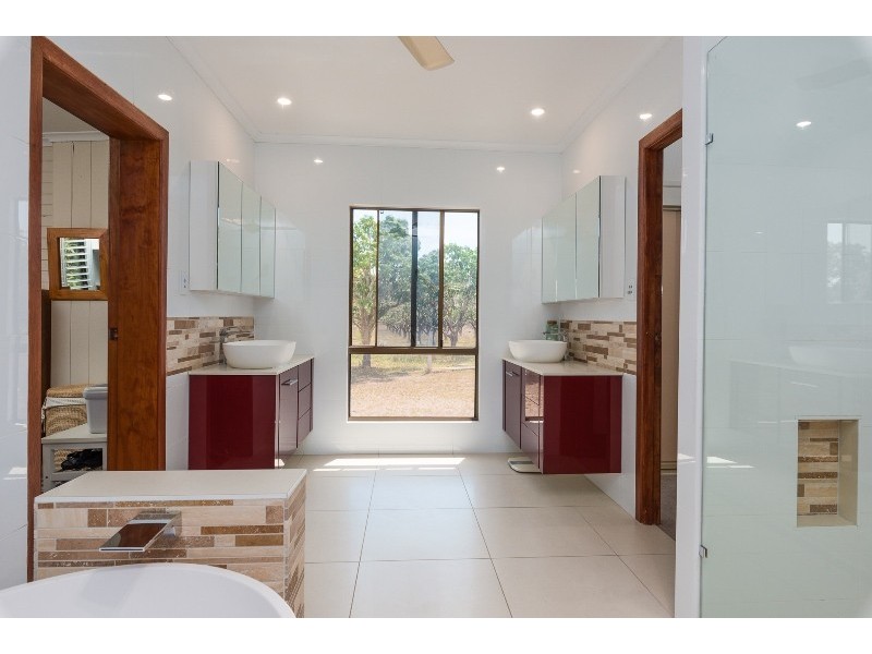 255 Pikes Crossing Road, Benaraby QLD 4680