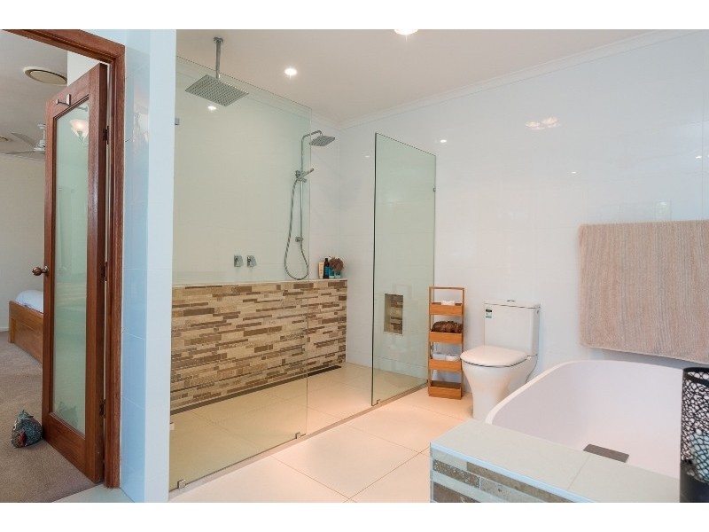 255 Pikes Crossing Road, Benaraby QLD 4680