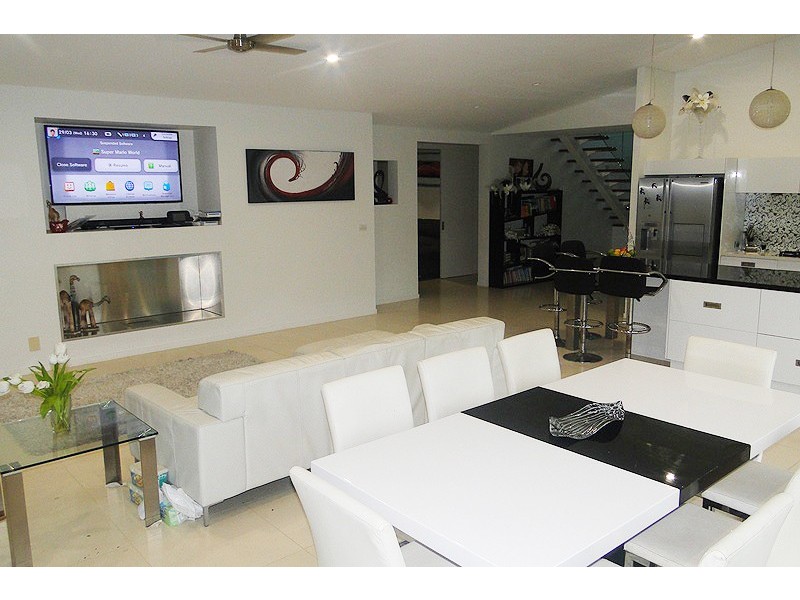 1 DOLPHIN TERRACE, South Gladstone QLD 4680