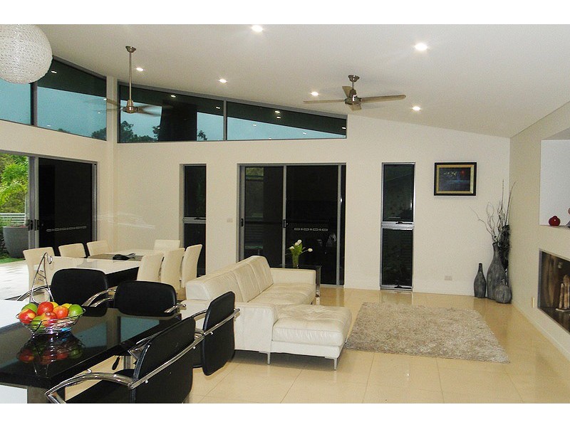 1 DOLPHIN TERRACE, South Gladstone QLD 4680