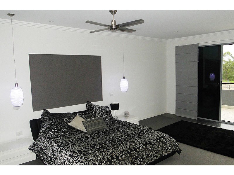 1 DOLPHIN TERRACE, South Gladstone QLD 4680