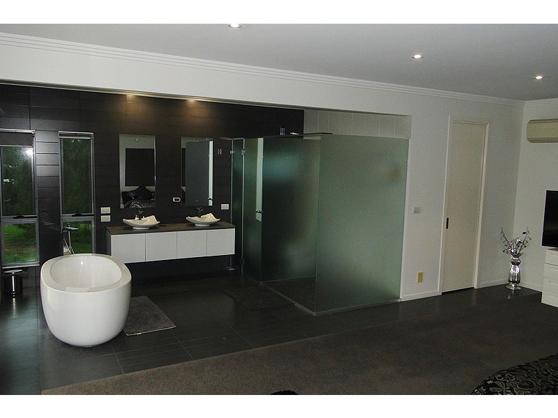 1 DOLPHIN TERRACE, South Gladstone QLD 4680