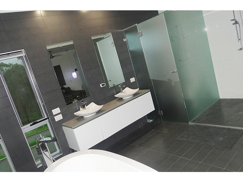 1 DOLPHIN TERRACE, South Gladstone QLD 4680