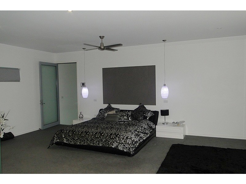 1 DOLPHIN TERRACE, South Gladstone QLD 4680