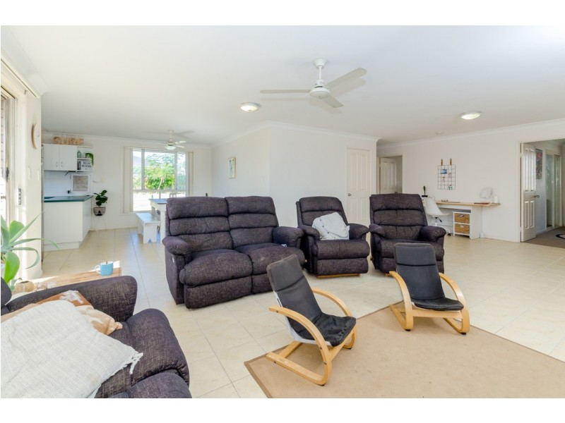 7 Dorinda Close, Clinton QLD 4680