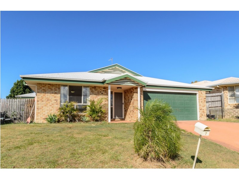 7 Dorinda Close, Clinton QLD 4680