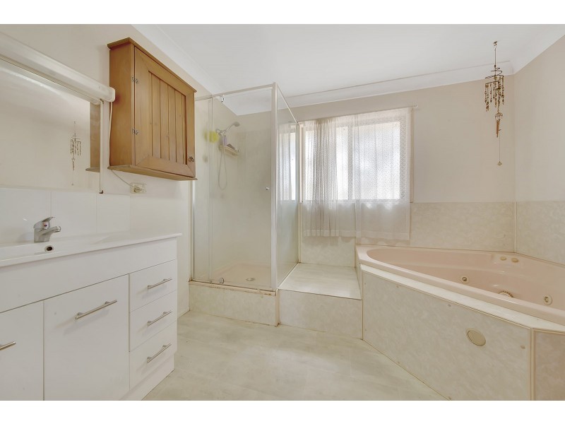 78 McGrath Road, Burua QLD 4680