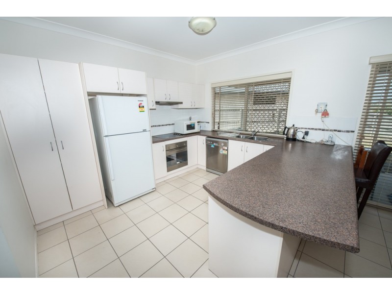 7 Observatory Place, New Auckland QLD 4680