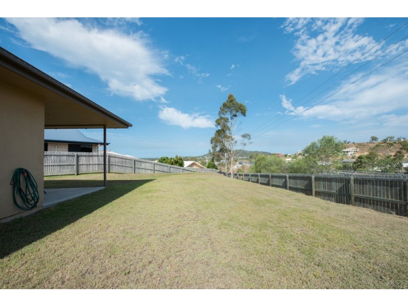 7 Observatory Place, New Auckland QLD 4680