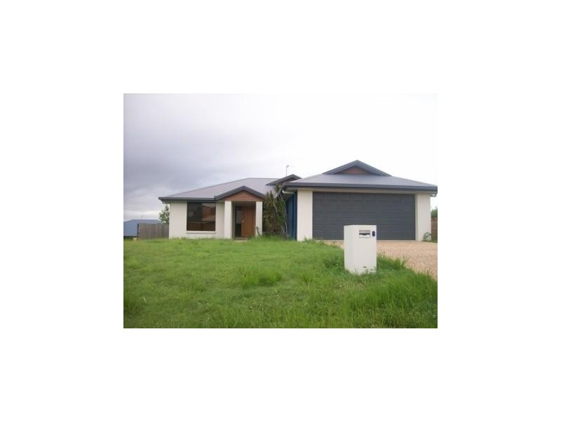 8 Linhow Crescent, Gladstone QLD 4680