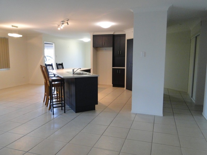 19 DEAN STREET, Glen Eden QLD 4680