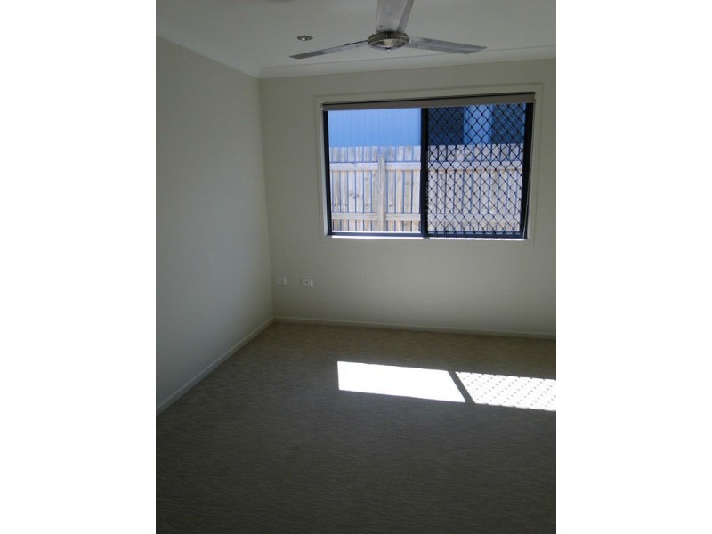 13 Stella Street, Boyne Island QLD 4680