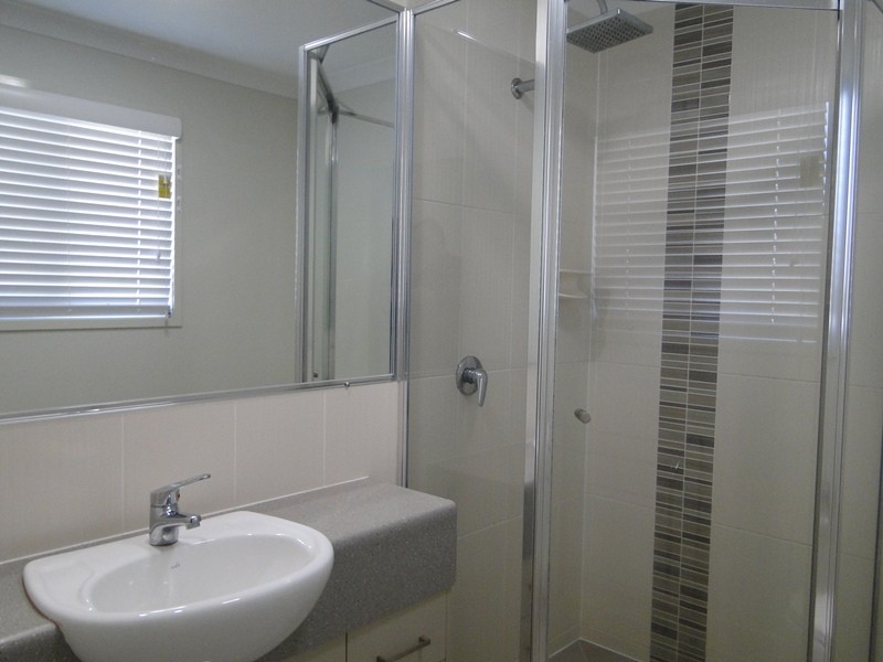 13 Stella Street, Boyne Island QLD 4680