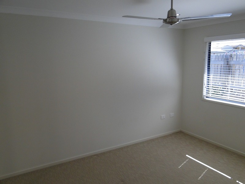 13 Stella Street, Boyne Island QLD 4680