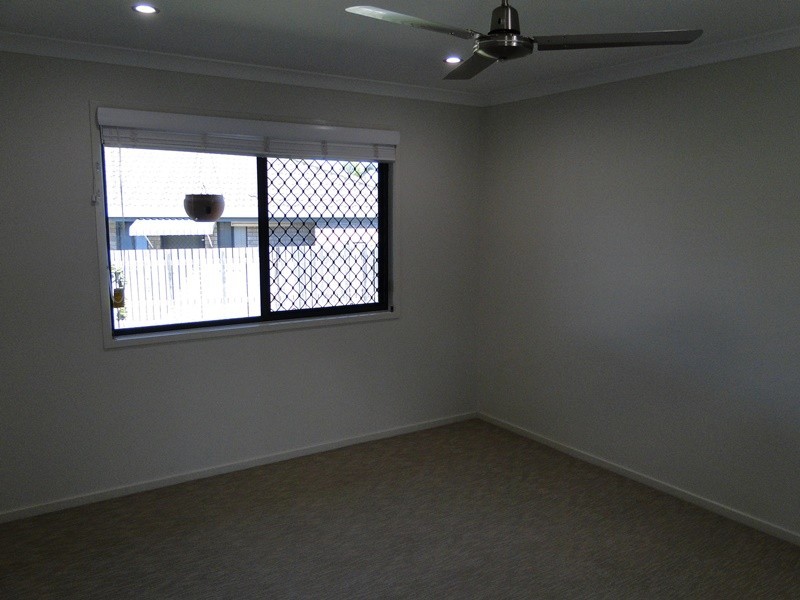 13 Stella Street, Boyne Island QLD 4680