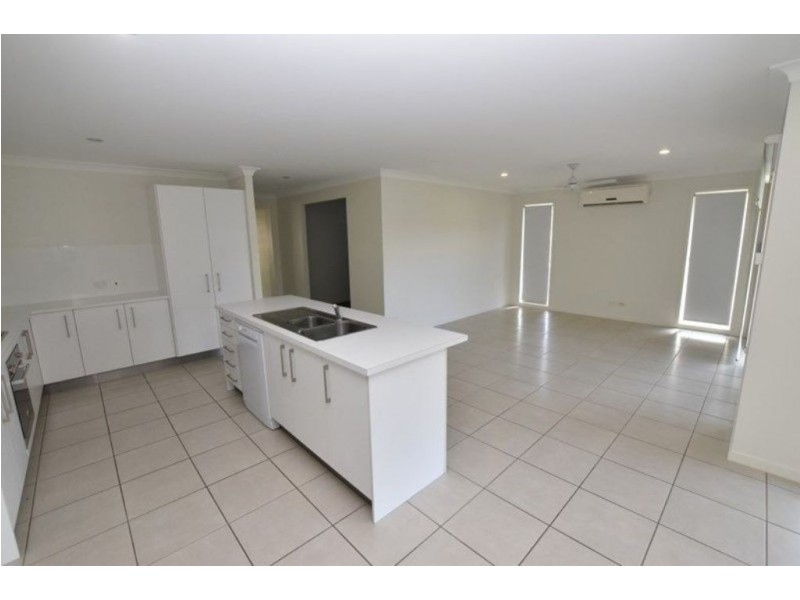 14 DEVENEY DRIVE, Kirkwood QLD 4680