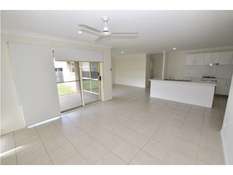 14 DEVENEY DRIVE, Kirkwood QLD 4680