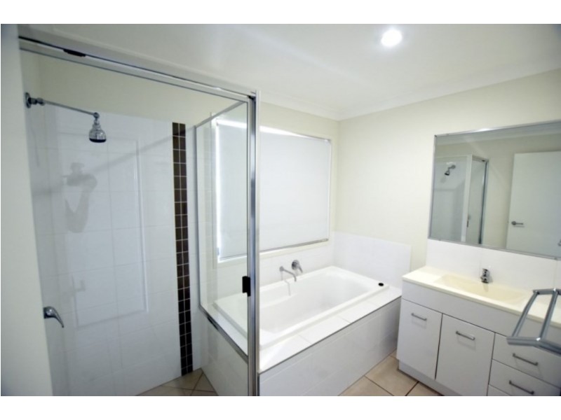 14 DEVENEY DRIVE, Kirkwood QLD 4680