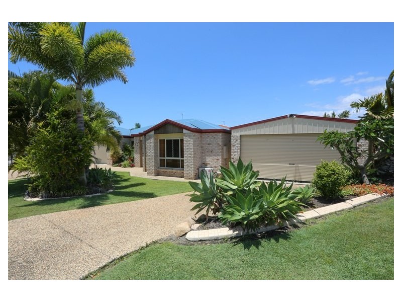 1 ROTHBURY PLACE, New Auckland QLD 4680