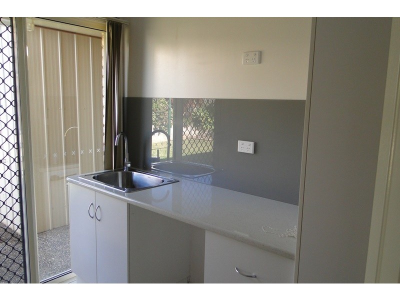 1 ROTHBURY PLACE, New Auckland QLD 4680