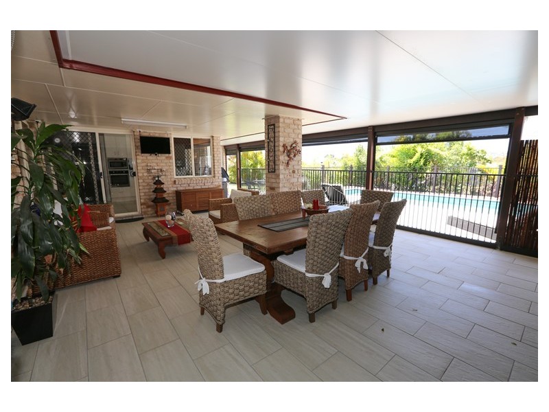 1 ROTHBURY PLACE, New Auckland QLD 4680