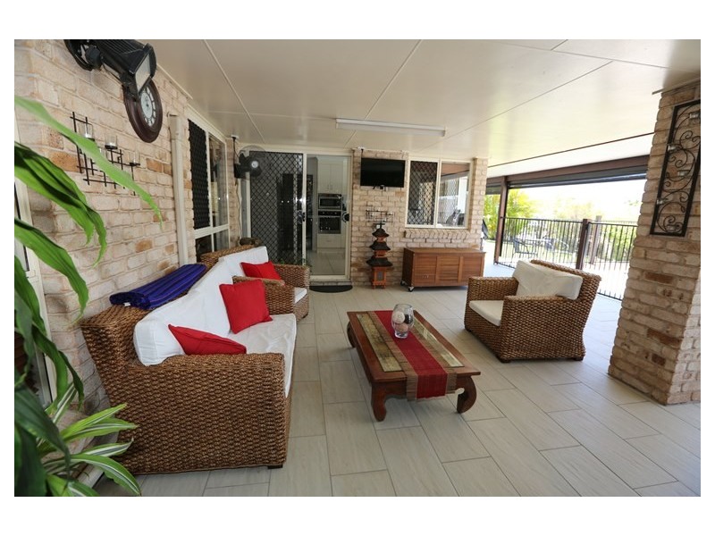 1 ROTHBURY PLACE, New Auckland QLD 4680