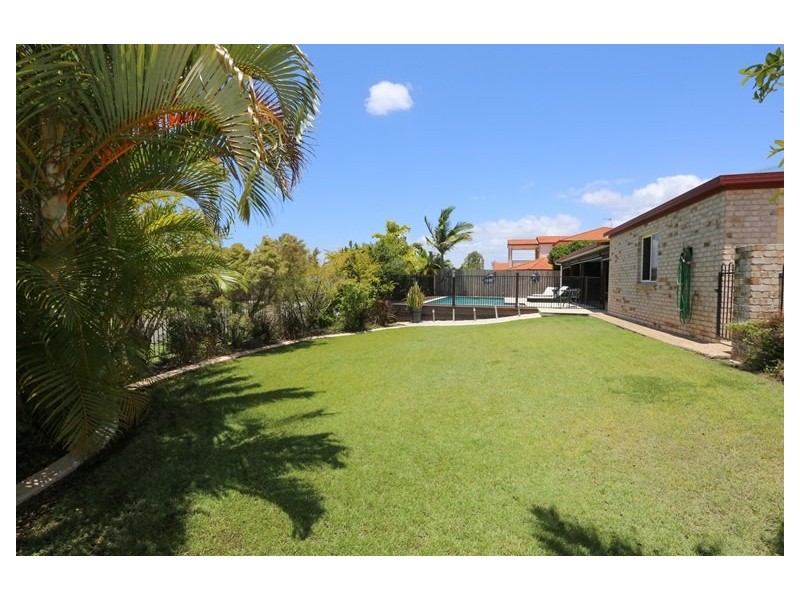 1 ROTHBURY PLACE, New Auckland QLD 4680