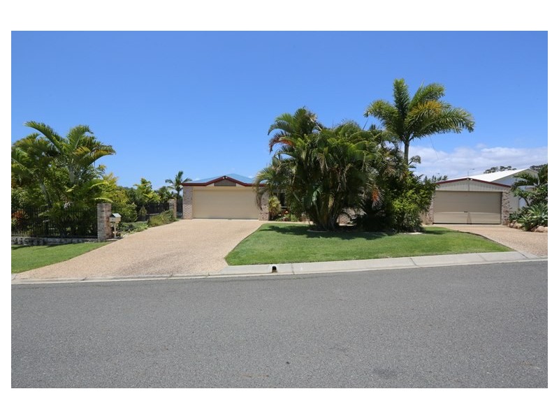 1 ROTHBURY PLACE, New Auckland QLD 4680