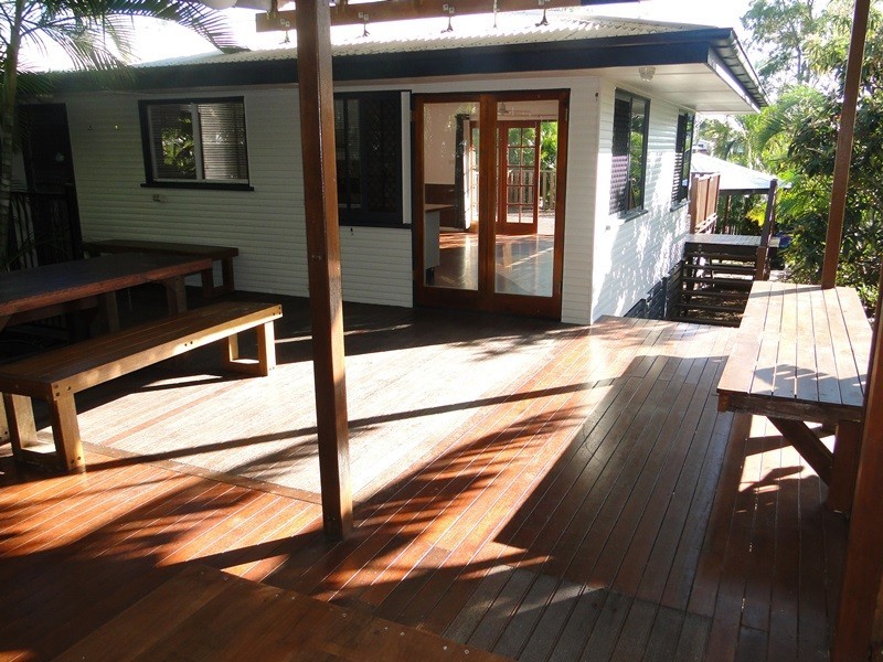 15 MELLEFONT STREET, West Gladstone QLD 4680