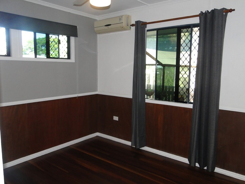 15 MELLEFONT STREET, West Gladstone QLD 4680