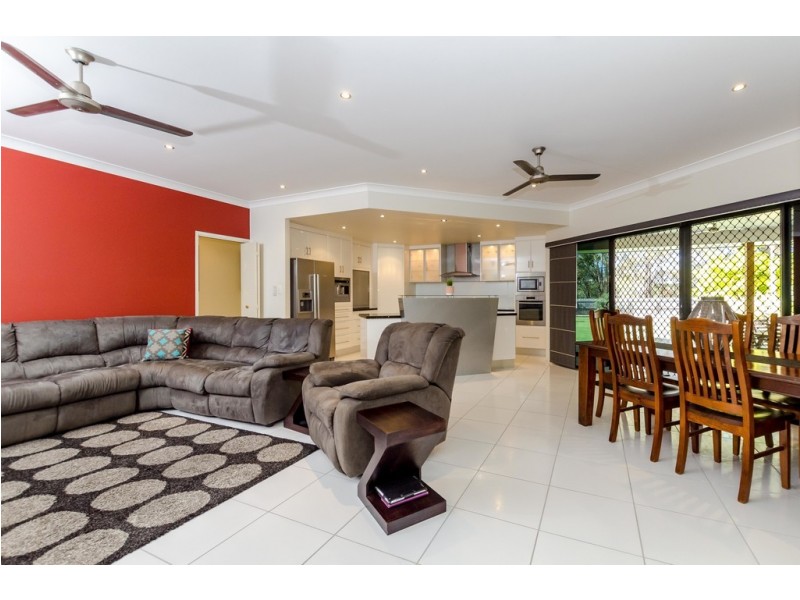 27 Beezley Street, Glen Eden QLD 4680