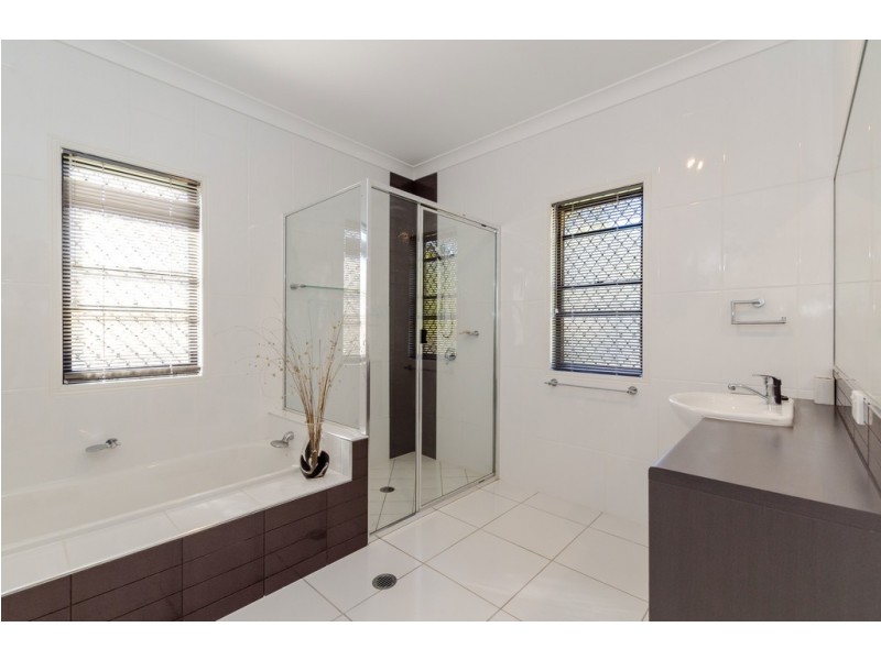 27 Beezley Street, Glen Eden QLD 4680