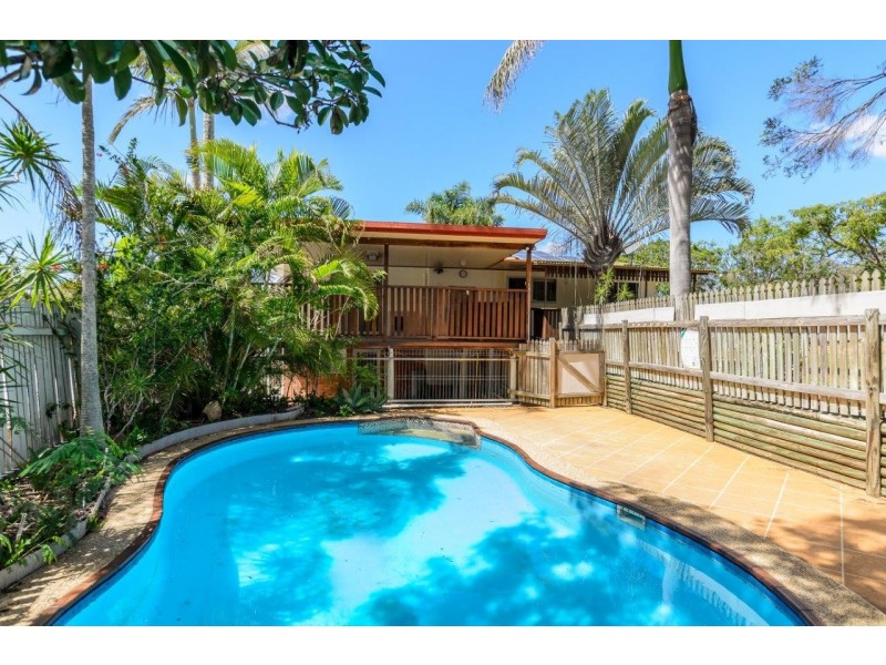 1 Banksia Street, Boyne Island QLD 4680
