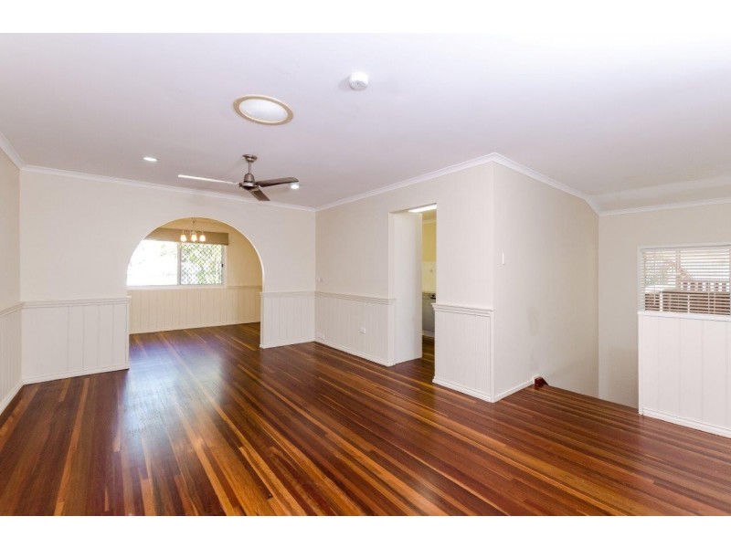1 Banksia Street, Boyne Island QLD 4680