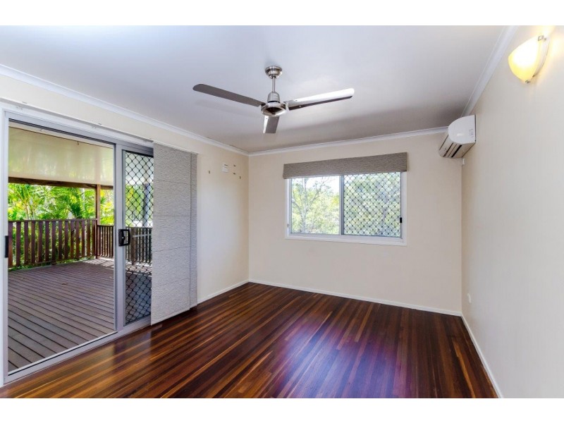 1 Banksia Street, Boyne Island QLD 4680