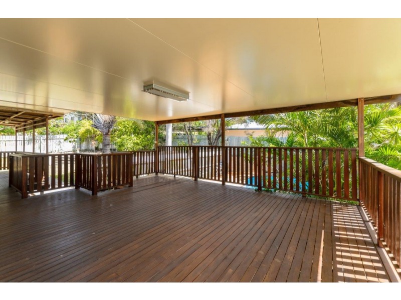 1 Banksia Street, Boyne Island QLD 4680
