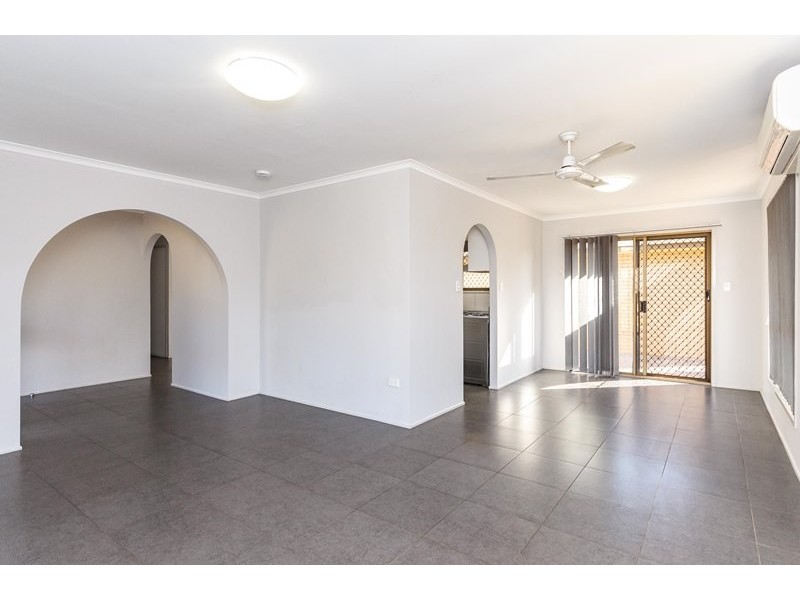 1 Mercedes Street, Clinton QLD 4680