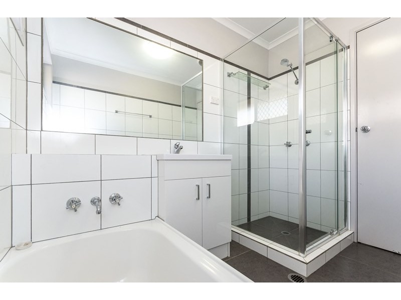 1 Mercedes Street, Clinton QLD 4680