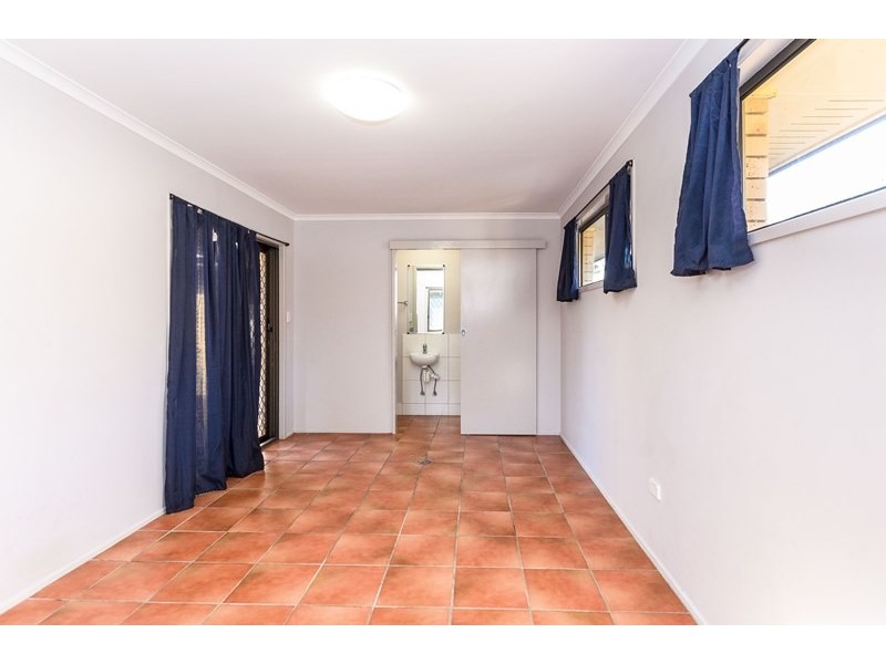 1 Mercedes Street, Clinton QLD 4680