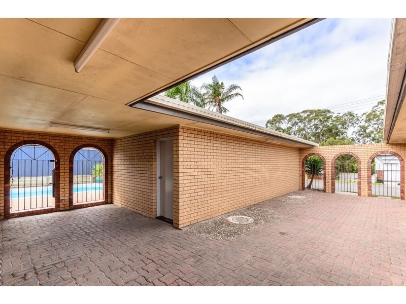 1 Mercedes Street, Clinton QLD 4680