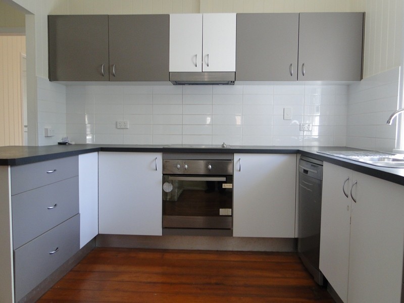 17 Fowler Street, West Gladstone QLD 4680