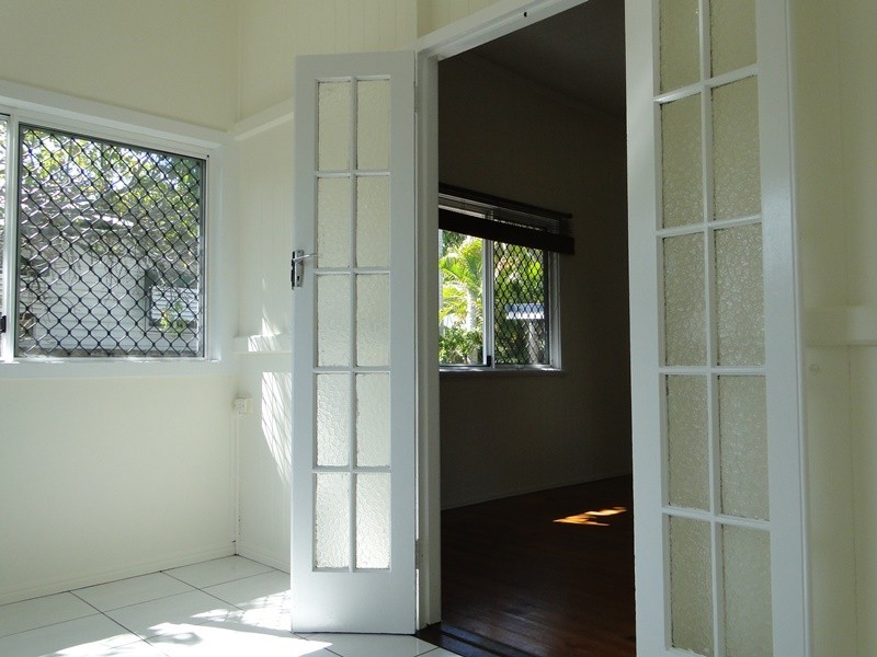 17 Fowler Street, West Gladstone QLD 4680