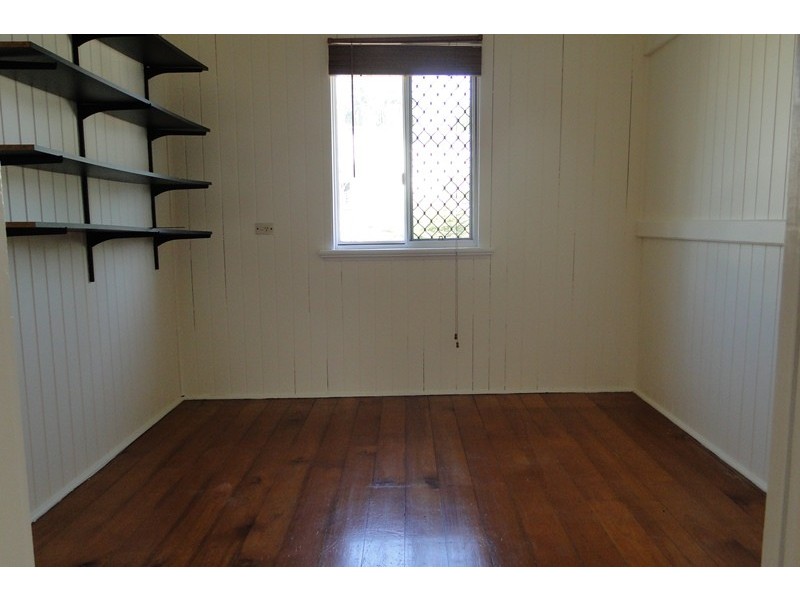 17 Fowler Street, West Gladstone QLD 4680
