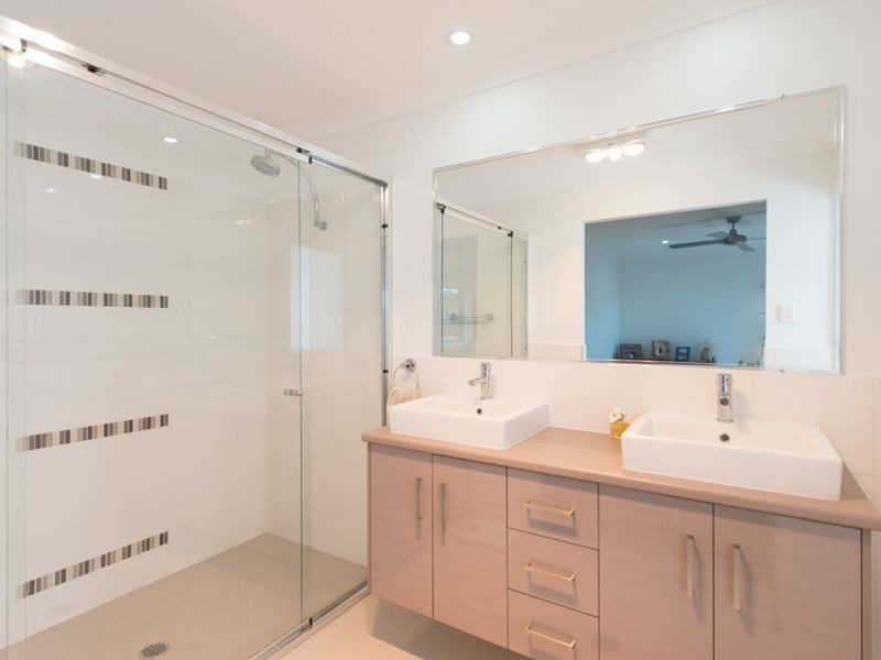 5 Swagmans Crescent, Glen Eden QLD 4680