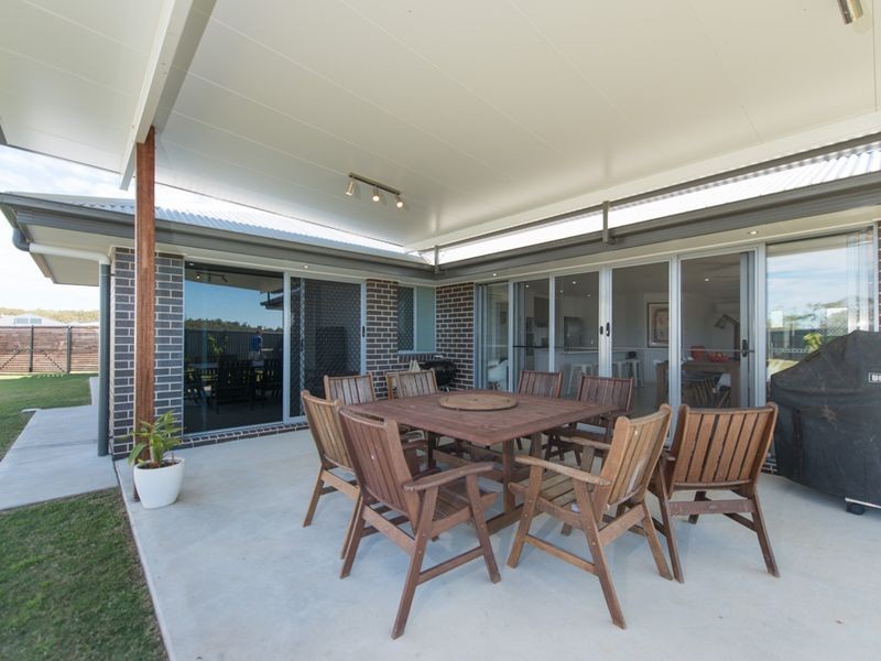 5 Swagmans Crescent, Glen Eden QLD 4680